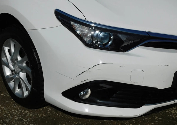 Toyota Auris cena 46125 przebieg: 49000, rok produkcji 2018 z Zbąszyń małe 137